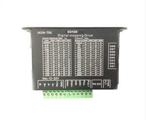 2 tensiuni de control cu motor de pas cu 24 volti